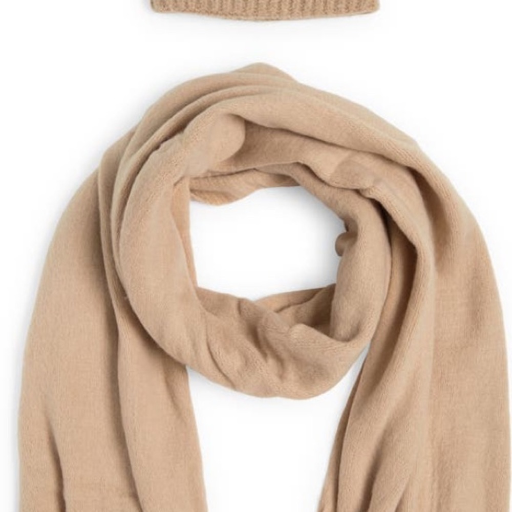 Steve Madden scarf set , faux fur pompom beanie